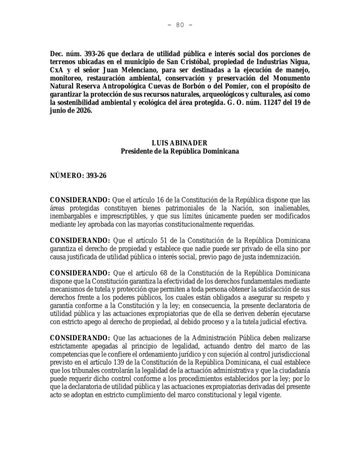 Portada de Decreto núm. 393-26 que declara de utilidad pública e interés social dos porciones de terrenos ubicadas en el municipio de San Cristóbal, propiedad de Industrias Nigua, CxA y el señor Juan Melenciano, para ser destinadas a la ejecución de manejo, monitoreo, restauración ambiental, conservación y preservación del Monumento Natural Reserva Antropológica Cuevas de Borbón o del Pomier, con el propósito de garantizar la protección de sus recursos naturales, arqueológicos y culturales, así como la sostenibilidad ambiental y ecológica del área protegida